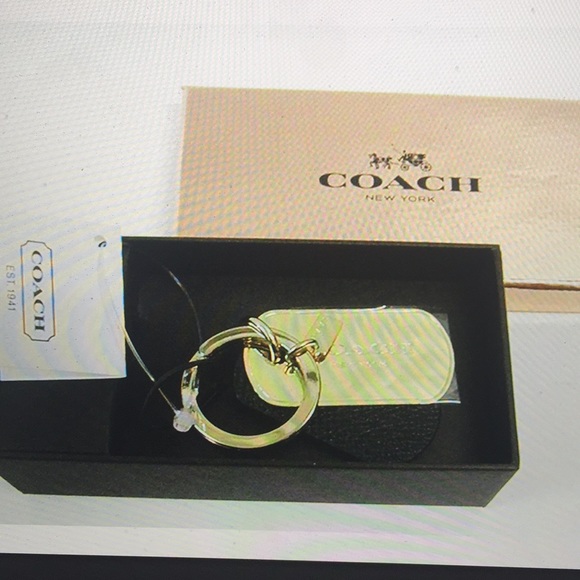 💥HOST PICK💥COACH KEYCHAIN w/BOX (NWT) - Picture 6 of 6